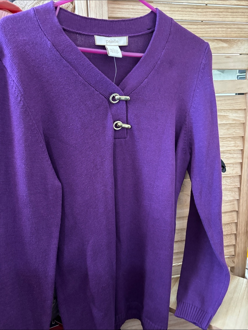 Palette Purple V-Neck Sweater with Clasp Detail Large NWT